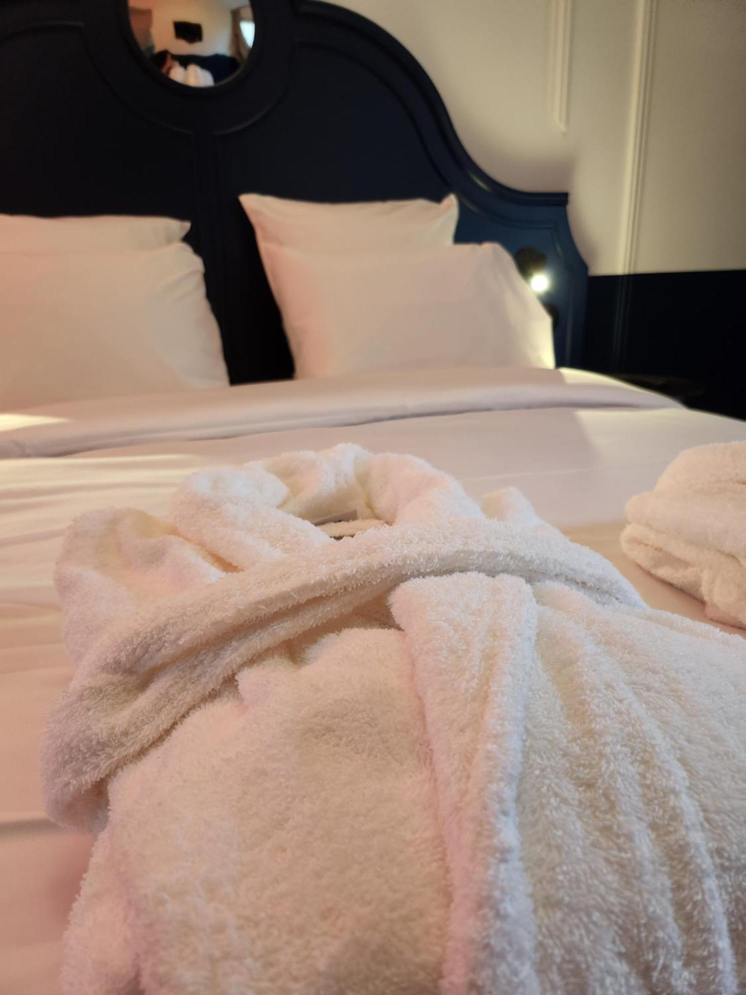 Labe Hotel Tours Centre Gare Buitenkant foto